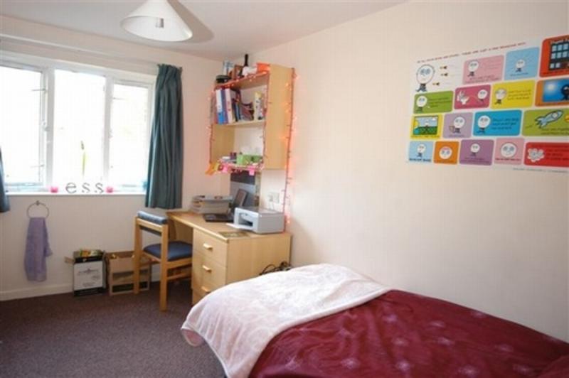 Leeds Metropolitan University in Leeds, England - Find Cheap Hostels ...